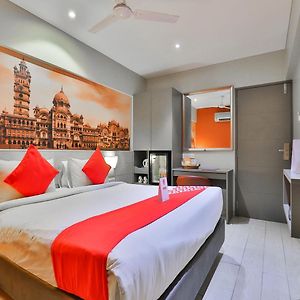 Click Hotel Vadodara 4 Mins Walk For The Railway Station